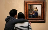 "La Laitière" de Vermeer exposée le 21 décembre 2012 au Rijksmuseum d'Amsterdam
