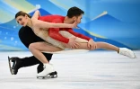 Gabriella Papadakis et Guillaume Cizeron impressionnants dans la danse sur glace aux Jeux de Pékin, le 14 février 2022