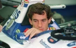 Le pilote brésilien Ayrton Senna avant le départ du GP de Saint-Marin sur le circuit d'Imola, le 1er mai 1994