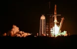 Une fusée Falcon 9 décolle avec la mission Axiom-4, à bord du vaisseau spatial SpaceX Dragon, au complexe de lancement 39A du centre spatial Kennedy de la NASA à Cap Canaveral, en Floride, le 25 juin 2025