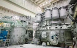 Photo non datée diffusée le 1er décembre 2023 par l'Institut national des sciences et technologies quantiques, montrant le JT-60SA, le plus grand réacteur à fusion nucléaire au monde, avant son inauguration à Naka, au Japon