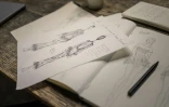 Des croquis de pièces de mode réalisés par la styliste espagnole Maria Bernad, fondatrice de l'atelier Les Fleurs Studio, le 5 mai 2026 à Paris