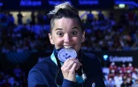 La Française Mélanie Hénique, médaille d'argent du 50 m papillon aux Mondiaux de Budapest, le 24 juin 2022 