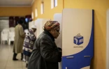 Des Sud-Africains votent lors des municipales le 3 août 2016 à Johannesburg