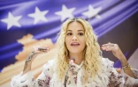 La chanteuse Rita Ora lors d'une conférence de presse à Pristina, le 17 février 2018