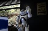 Un robot humanoïde nommé Nao à l'hôpital Broca à Paris, le 16 septembre 2026