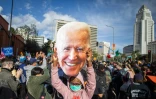 Rassemblement à Los Angeles après l'annonce de la victoire de Joe Biden à l'élection présidentielle le 7 novembre 2020