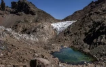 La fonte du glacier Lewis, dans le parc national du Mont Kenya, le 7 mars 2025