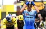 Le coureur de la BikeExchange Dylan Groenewegen ému après sa victoire dans la 3e étape du Tour de France à Sonderborg, au Danemark, le 3 juillet 2022