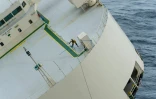 Photo fournie par la Marine nationale le 29 janvier 2016 du cargo "Modern Express" à la dérive dans le Golfe de Gascogne
