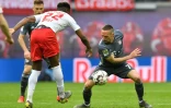 Le milieu de terrain du Bayern Munich Franck Ribéry (d) lors du match nul 0-0 à Leipzig le 11 mai 2019