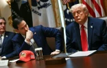 Le président américain Donald Trump avec à sa droite son chef de la diplomatie, Marco Rubio, lors d'un conseil des ministres à la Maison Blanche, à Washington, le 27 mai 2026