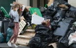 Des ordures s'amoncellent à Paris le 10 juin 2016