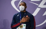 La Marseillaise pour Wilhem Belocian vainqueur du 60 m haies des Championnats d'Europe d'athlé à Torun, le 7 mars 2021