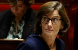 L'actuelle présidente de la commission spéciale chargée d'examiner le projet de loi sur la fin de vie, Agnès Firmin Le Bodo, alors ministre de la Santé, assiste à une séance à l'Assemblée nationale française à Paris, le 20 décembre 2023