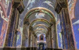 Le spectacle de projections et de lumières "La quête des bâtisseurs" au parc à thème "Rocher Mistral", dédié à l'histoire et aux traditions provençales, dans l'enceinte du château de La Barben, le 28 avril 2026 dans les Bouches-du-Rhône
