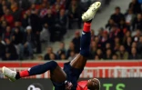 Le LOSC, porté par l'attaquant nigérian Victor Osimhen, a dominé Strasbourg lors du dernier match de Ligue 1 à Villeneuve-d'Ascq, le 25 septembre 2019