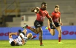 L'ailier fidjien Josua Tuisova amorce une attaque toulonnaise face Ă Grenoble Ă mayol, le 5 juin 2016