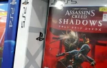 Le jeu vidéo Assassin's Creed Shadows d'Ubisoft exposé dans un magasin d'électronique à Tokyo, le 20 mars 2025