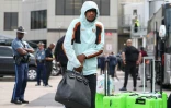 Michael Olise à l'arrivée des Bleus le 10 juin 2026 à l'aéroport international Logan de Boston