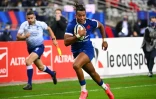 L'ailier français Teddy Thomas file à l'essai contre le pays de Galles dans le Tournoi des six nations, le 24 octobre 2020 au Stade de France   