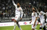 L'attaquant iranien d'Amiens Saman Ghoddos (g) vient de marquer contre Dijon, le 6 octobre 2018 à Amiens  