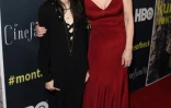 Frances Bean Cobain (g) et Courtney Love, la fille et l'épouse de Kurt Cobain, le 21 avril 2015 à Hollywood