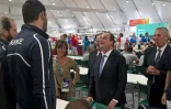 François Hollande avec Florent Manaudou au village olympique le 4 août 2016 à Rio