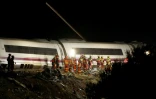 Des équipes de secours sur les lieux d'une collision entre deux trains à grande vitesse entre Urda et Los Yébenes, dans la province de Tolède, le 28 octobre 2026 en Espagne