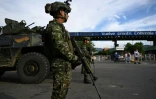 Un militaire colombien en faction à Cucuta, à la frontière avec le Venezuela, le 3 janvier 2026 

