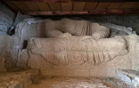 Photo d'une statue de Bouddha prise le 17 mai 2022 dans la cité millénaire Mes Aynak dans l'est de l'Afghanistan