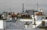 Une vue des toits de Paris, le 24 août 2017