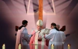 Le pape François préside une messe à Ajaccio le 15 décembre 2024 en Corse