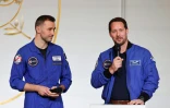 Les astronautes Thomas Pesquet (d) et Arnaud Prost (g à l'Elysée, le 5 février 2026 à Paris