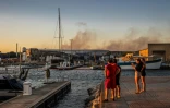 Un bâtiment de l'entreprise Catana, qui produit des catamarans, en feu à Canet-en-Roussillon, le 2 juillet 2026
