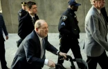 Harvey Weinstein arrive au tribunal pénal de Manhattan, le 24 février 2020 à New York