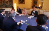 Le président des Républicains Éric Ciotti (D), la Première ministre Elisabeth Borne (C-D) et l'ex-Premier ministre et leader d''Horizons' Edouard Philippe (C-G) lors d'une rencontre sur l'Ecologie à Matignon le 18 septembre 2023