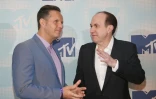 Le producteur Mark Burnett et le PDG désormais démissionnaire de Viacom, Philippe Dauman (à d.), le 21 avril 2016 à New-York