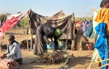 Des personnes déplacées ayant fui El-Facher après la chute de la ville aux mains des Forces de soutien rapide (FSR), dans un campement à Tawila, dans la région du Darfour, le 28 octobre 2025 au Soudan