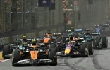 Le Britannique Lando Norris (McLaren) conserve la tête lors du départ du GP e Singapour, le 22 septembre 2024
