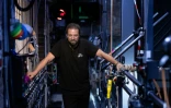 Jérémie Strauss, cintrier à l'Opéra-Comique et dépositaire d'un métier appelé à s'automatiser, le 1er juin 2026 à Paris