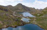 Des lacs dans les montagnes de la province de Hakkari, au sud-est de la Turquie, le 12 juillet 2025