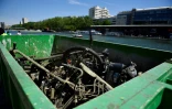 Plus de 10 m3 de vélos et trottinettes sortis de l'eau lors d'une opération de nettoyage du bassin de la Villette à Paris, le 16 juillet 2022