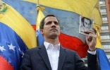 Le président du Parlement vénézuélien Juan Guaido s'autoproclame "président" par intérim devant des dizaines de milliers d'opposants au président Nicolas Maduro, le 23 janvier 2019 à Caracas