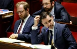 Le ministre de l'Economie Antoine Armand (g) et le ministre du Budget Laurent Saint-Martin assistent à une séance de débat sur le projet de budget 2025 à l'Assemblée nationale, à Paris, le 22 octobre 2024