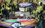 Des portraits du chef du Parti des travailleurs du Kurdistan (PKK), Abdullah Öcalan, lors d'une manifestation de plusieurs milliers de personnes venues de toute l'Europe pour marquer le 26e anniversaire de son arrestation, à Strasbourg, le 15 février 2025
