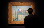 "Le Grand Canal et Santa Maria della Salute" de Claude Monet présenté le 6 mai 2022 à New York en vue de sa vente aux enchères par Sotheby's