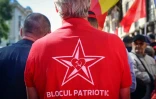 Des partisans du Parti socialiste assistent à une manifestation au siège de la Commission électorale centrale CEC à Chisinau en Moldavie, le 26 septembre 2025