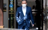 Le négociateur en chef de l'Iran, Abbas Araghchi, sort du Grand Hôtel de Vienne après une réunion sur la question du nucléaire iranien, le 20 juin 2021