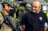 Photo publiée le 23 octobre 2021 par l'armée colombienne montrant l'arrestation à Bogota d'Otoniel, narcotrafiquant le plus recherché du pays